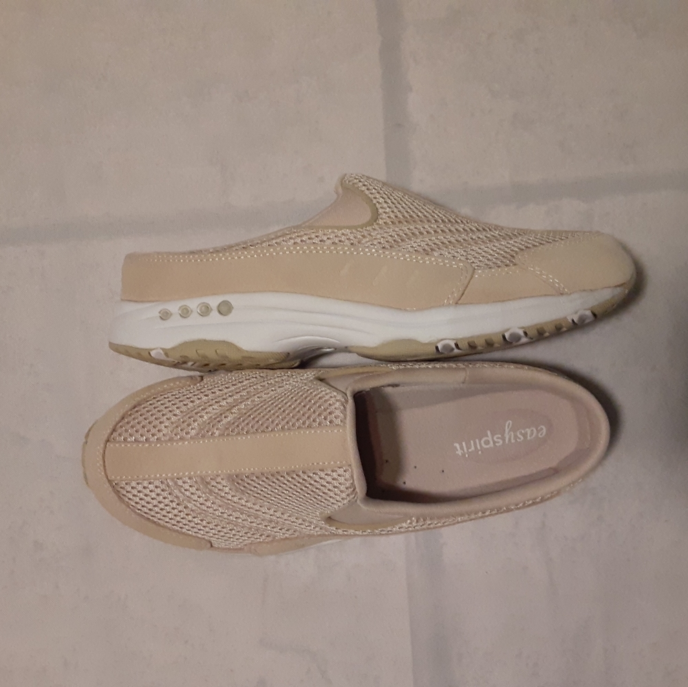 NWT Easy Spirit Travel Time Slip On Sneaker 8M